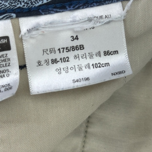 Levi's Chino Men's Blue Fish Casual Bermuda Shorts - Picture 5 of 14